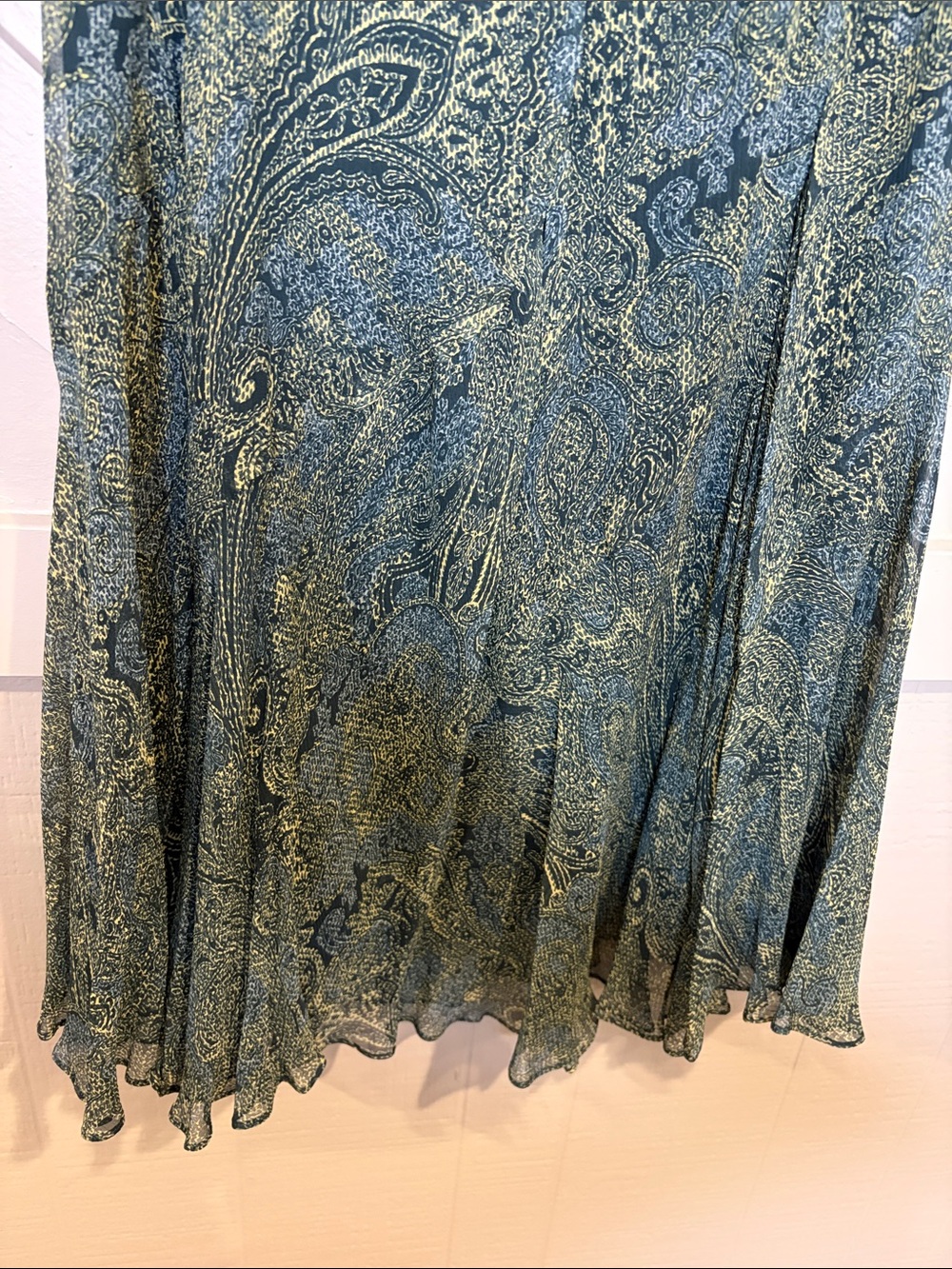 Jones New York 100% Silk Paisley Maxi Skirt Size 12 Blue Green Boho Flowy Lined - Picture 7 of 13